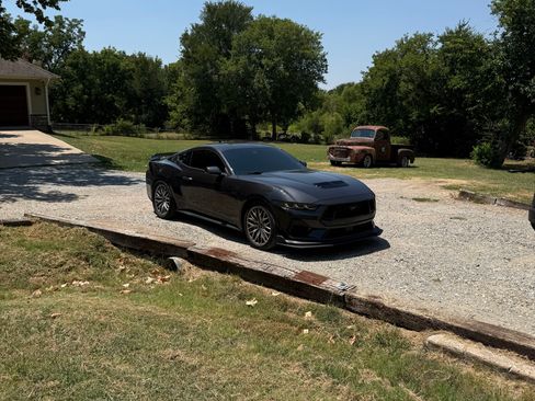 Used 2024 Ford Mustang GT Premium RWD image 9