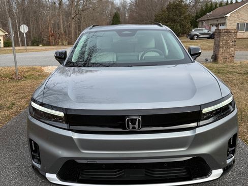 Used 2024 Honda Prologue Touring image 1