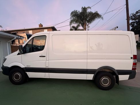 Used 2015 Mercedes-Benz Sprinter 2500 image 6
