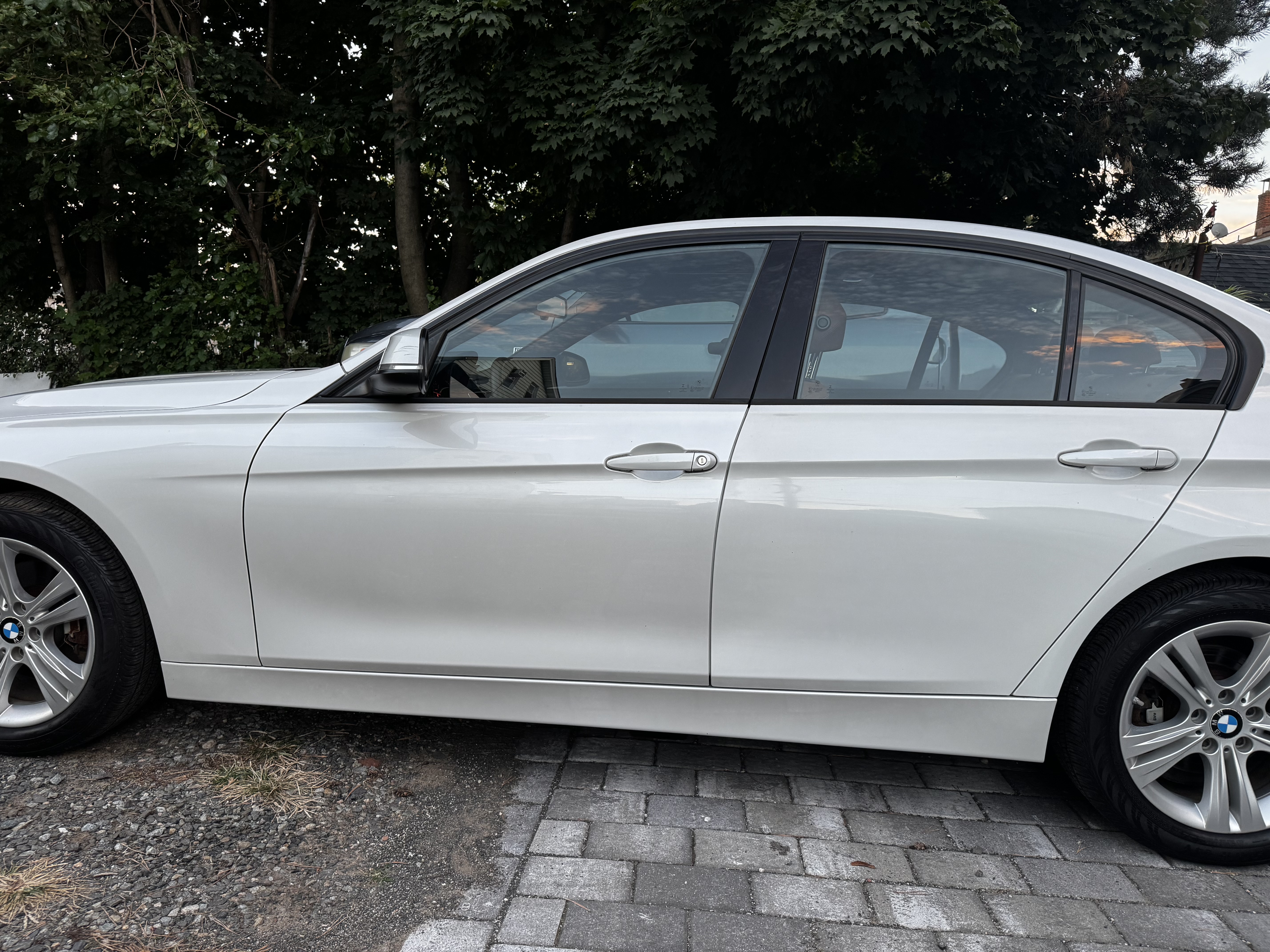 Used 2016 BMW 328i xDrive Sedan AWD/4WD image 4