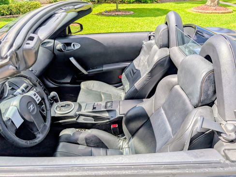Used 2004 Nissan 350Z Touring image 5