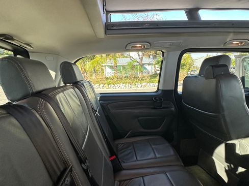 Used 2017 Mercedes-Benz Metris Passenger image 16