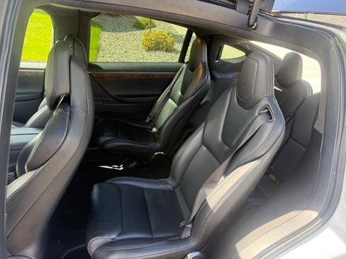 Used 2018 Tesla Model X 75D AWD/4WD image 11
