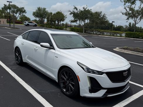 Used 2021 Cadillac CT5 V w/ Premium Package RWD image 2