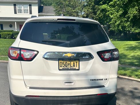 Used 2016 Chevrolet Traverse LS FWD image 5