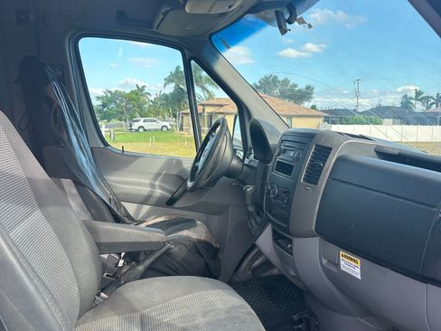 Used 2012 Mercedes-Benz Sprinter 2500 image 12