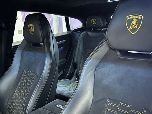 Used 2019 Lamborghini Urus image 13