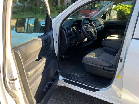 Used 2015 Toyota Tundra SR5 image 10