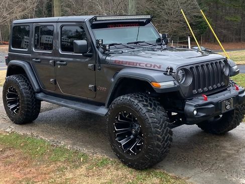 Used 2018 Jeep Wrangler Unlimited Rubicon image 2