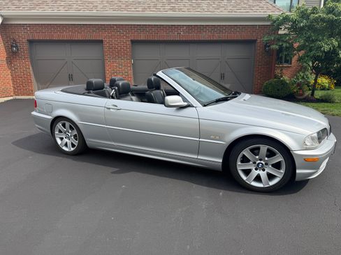 Used 2003 BMW 325Ci Convertible RWD image 9