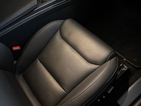 Used 2021 Tesla Model S Plaid image 9