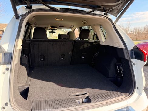 Used 2025 Nissan Rogue SV image 5