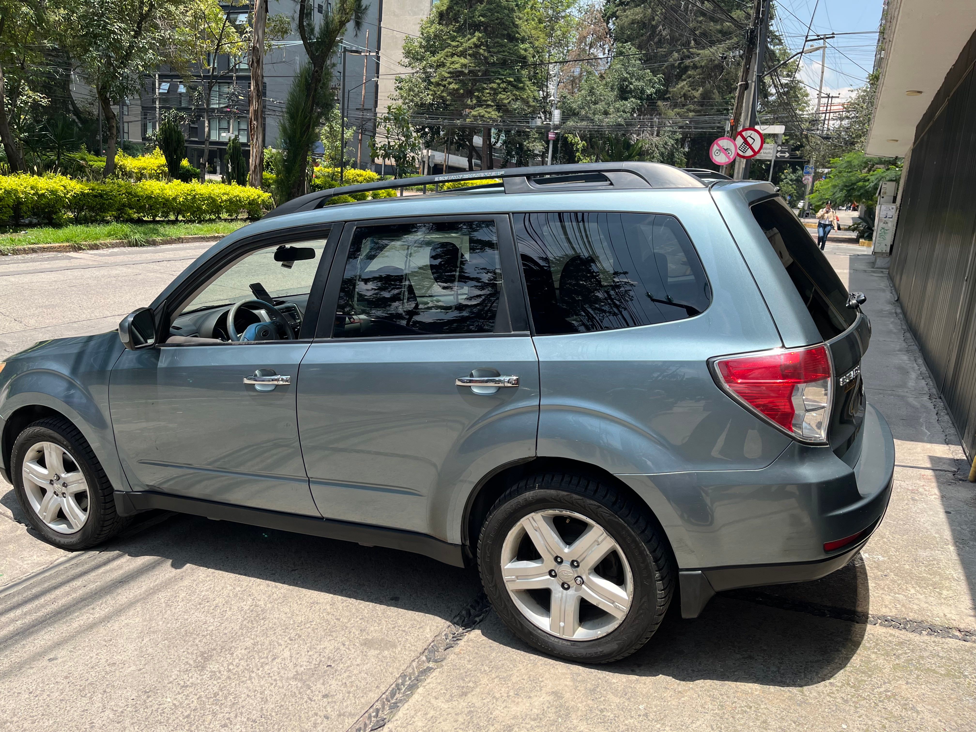 Used 2009 Subaru Forester 2.5X Limited AWD/4WD image 2