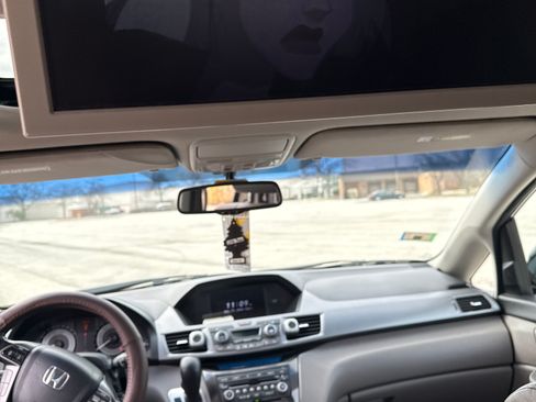 Used 2012 Honda Odyssey Touring Elite image 9