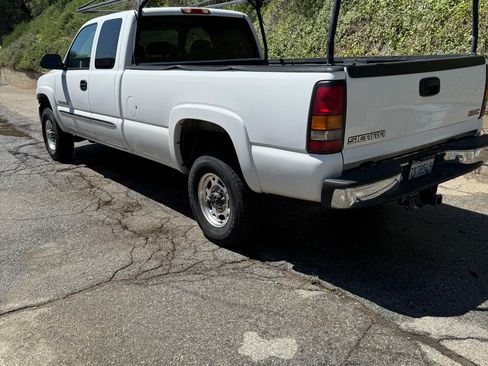 Used 2004 GMC Sierra 2500 SLE RWD image 2