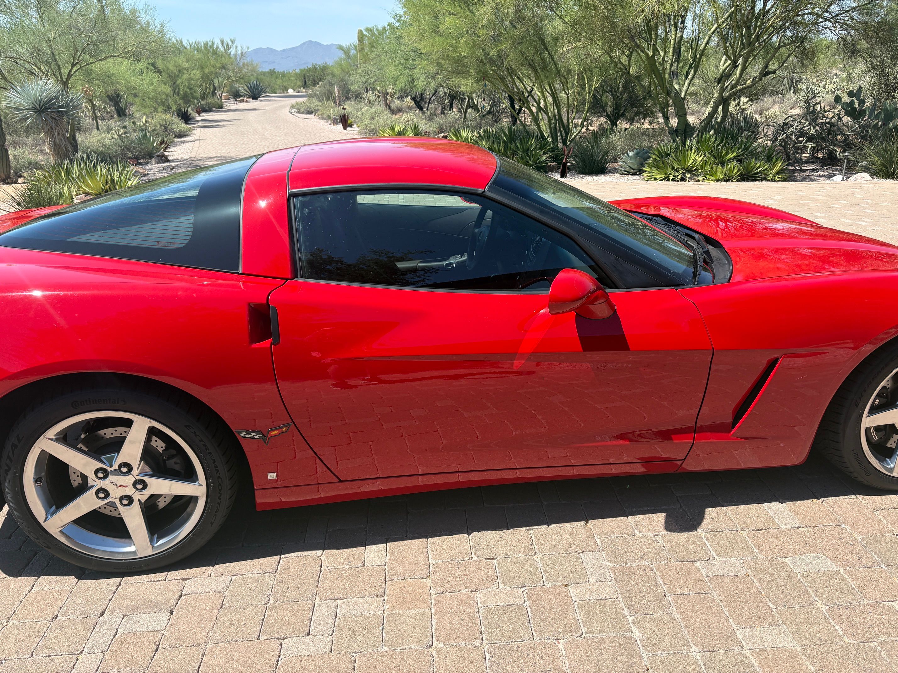 Used 2007 Chevrolet Corvette Coupe w/ Performance Package RWD image 4