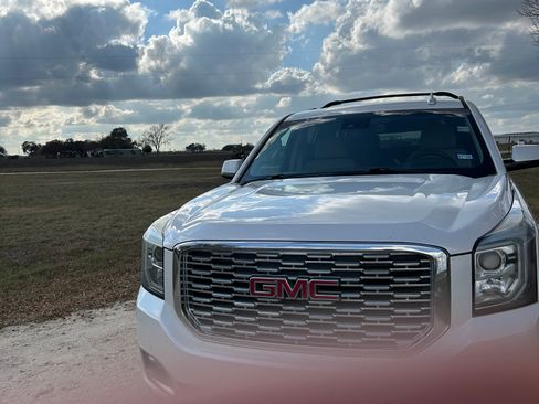 Used 2020 GMC Yukon XL Denali w/ Open Road Package image 2