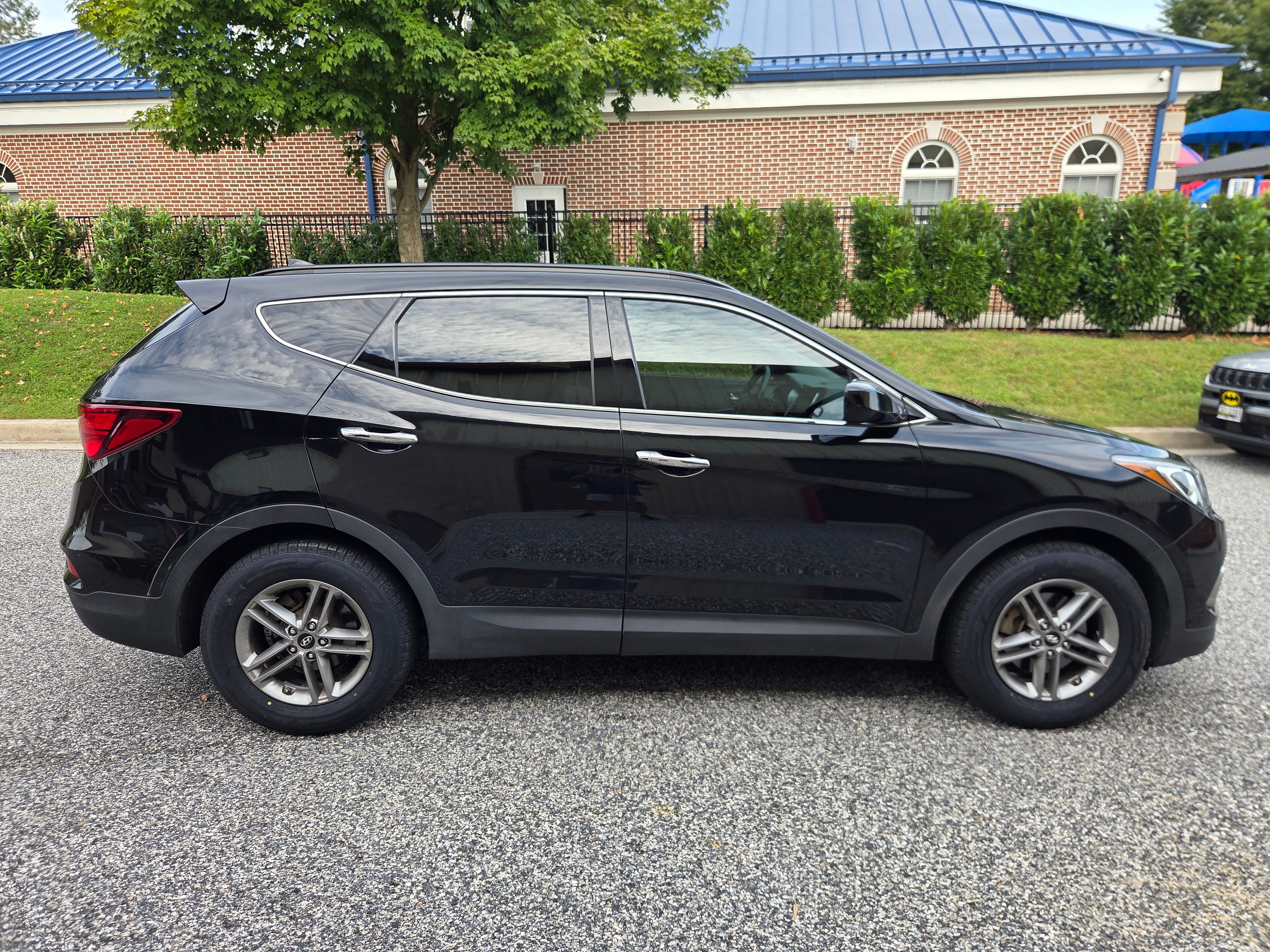 Used 2017 Hyundai Santa Fe Sport FWD image 5