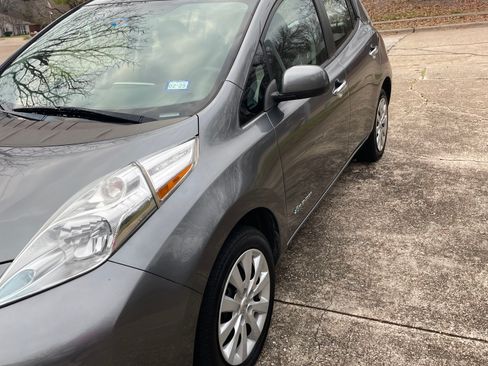 Used 2017 Nissan Leaf S image 9