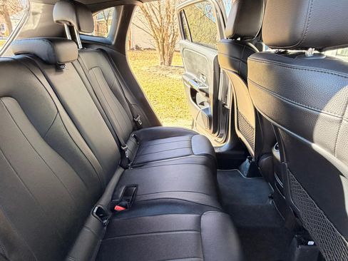 Used 2021 Mercedes-Benz GLA 250 4MATIC image 11