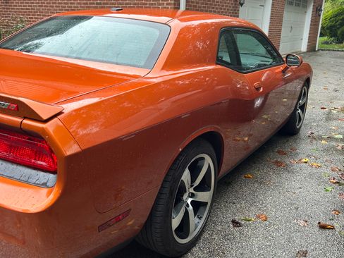 Used 2011 Dodge Challenger SRT8 image 5