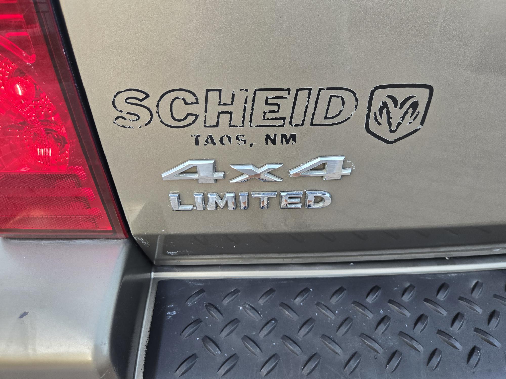 Used 2006 Jeep Commander Limited w/ Trailer Tow Group IV AWD/4WD image 23