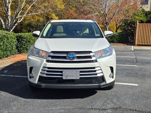 Used 2018 Toyota Highlander XLE image 4