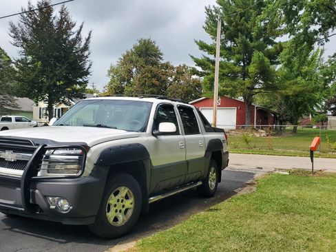 Used 2004 Chevrolet Avalanche Z71 w/ Preferred Equipment Group image 4