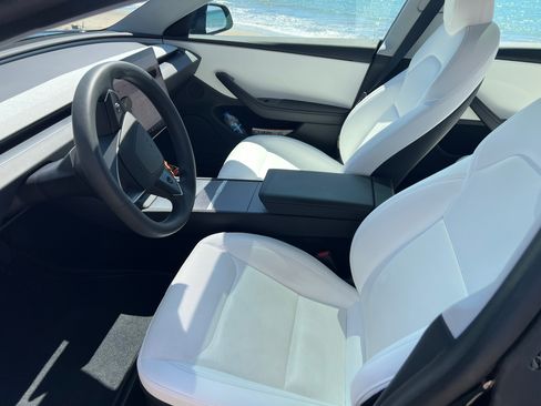 Used 2025 Tesla Model 3 Long Range image 9