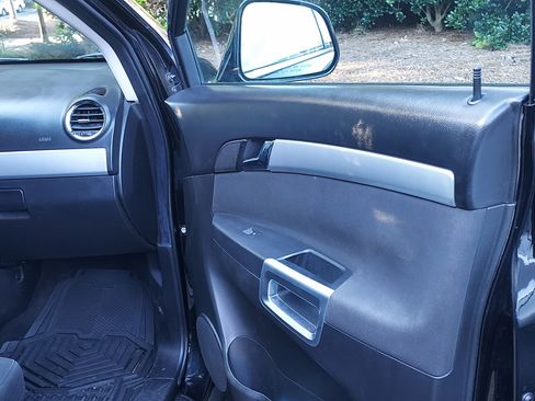 Used 2012 Chevrolet Captiva Sport LS image 11