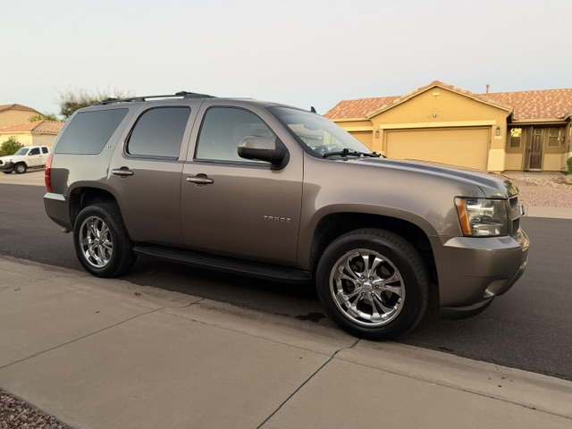 Used 2011 Chevrolet Tahoe LT w/ Luxury Package AWD/4WD image 17