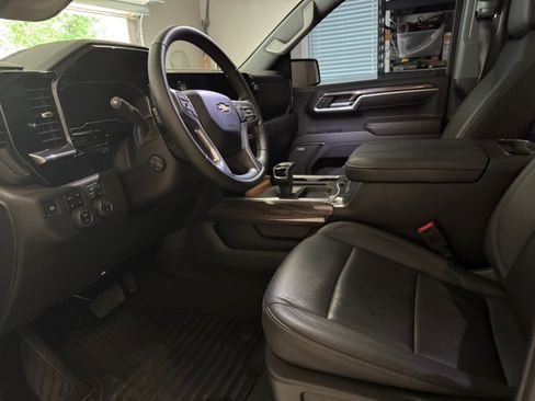 Used 2025 Chevrolet Silverado 1500 LTZ w/ Z71 Off-Road Package image 10