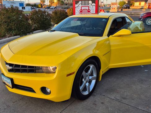 Used 2010 Chevrolet Camaro LT image 1