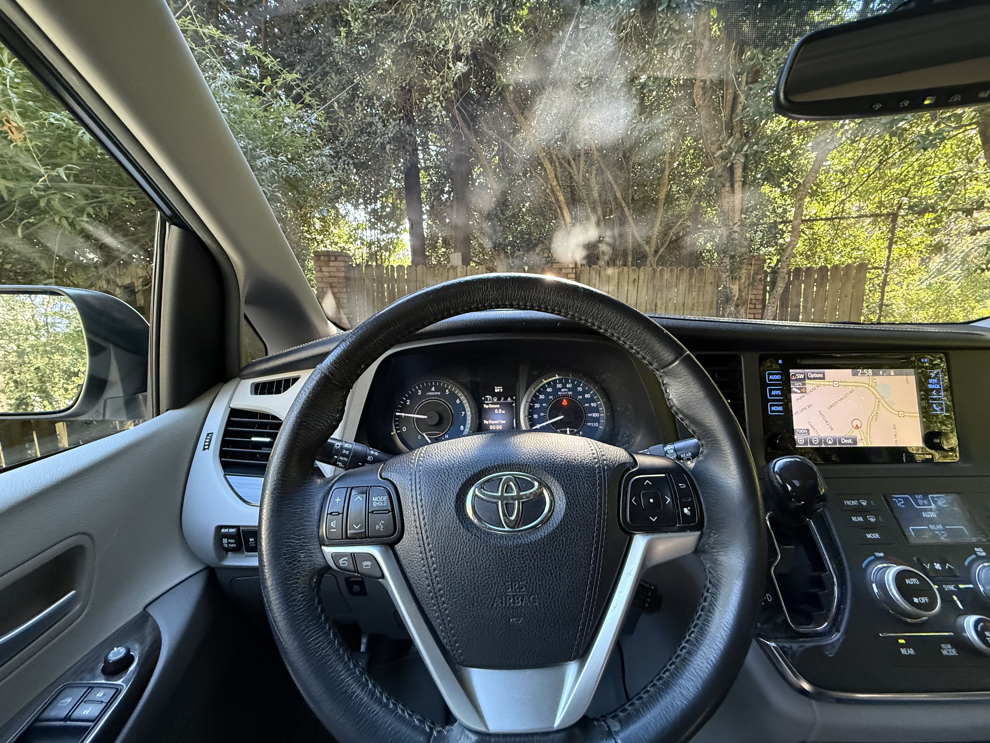 Used 2017 Toyota Sienna XLE Premium FWD image 14