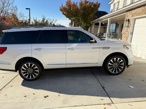 Used 2018 Lincoln Navigator Select w/ Technology Package image 6