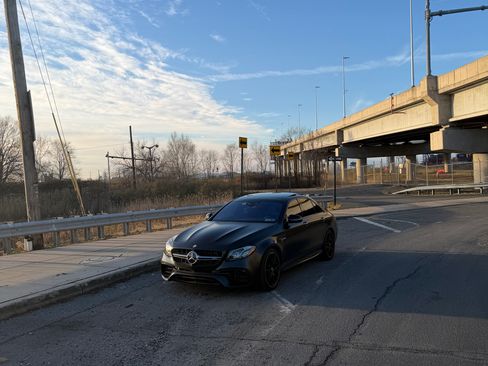 Used 2018 Mercedes-Benz E 63 AMG S image 11
