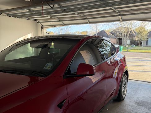 Used 2021 Tesla Model Y Long Range image 6