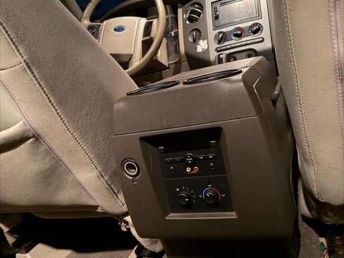 Used 2008 Ford Expedition XLT image 8