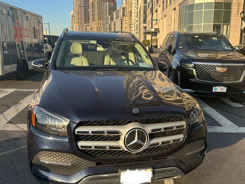 Used 2020 Mercedes-Benz GLS 450 4MATIC image 2