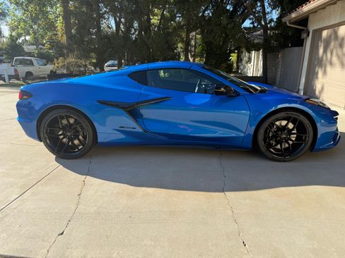 Used 2025 Chevrolet Corvette Z06 image 23