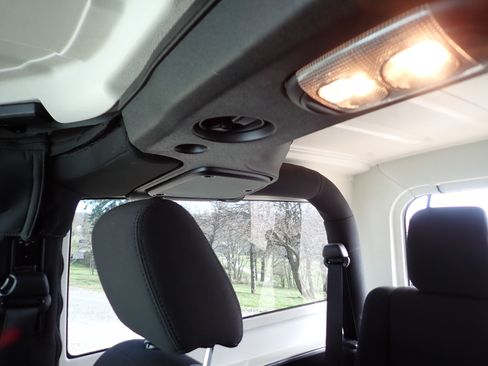 Used 2015 Jeep Wrangler Sport image 22