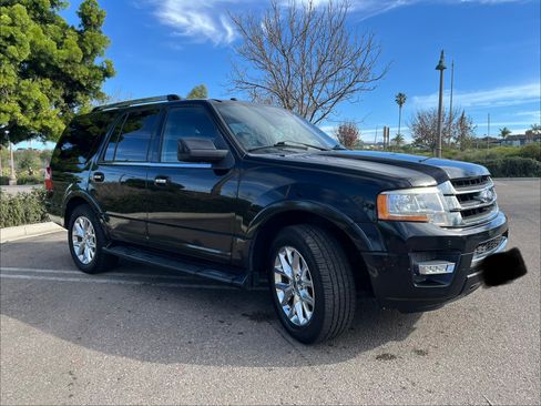 Used 2017 Ford Expedition Limited image 4
