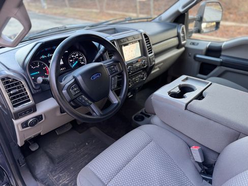 Used 2017 Ford F350 XLT image 11