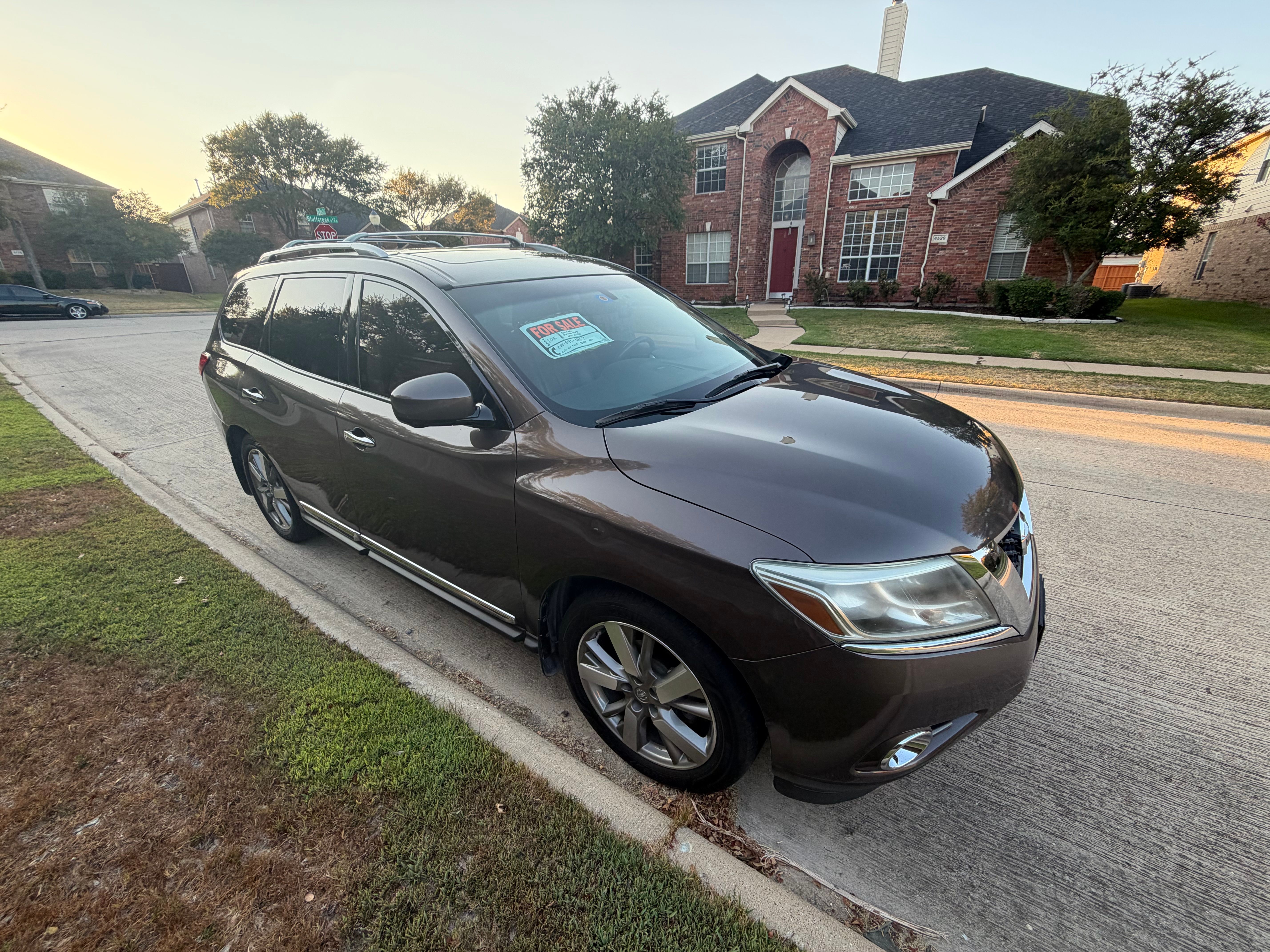 Used 2015 Nissan Pathfinder Platinum w/ Family Entertainment Package FWD image 5