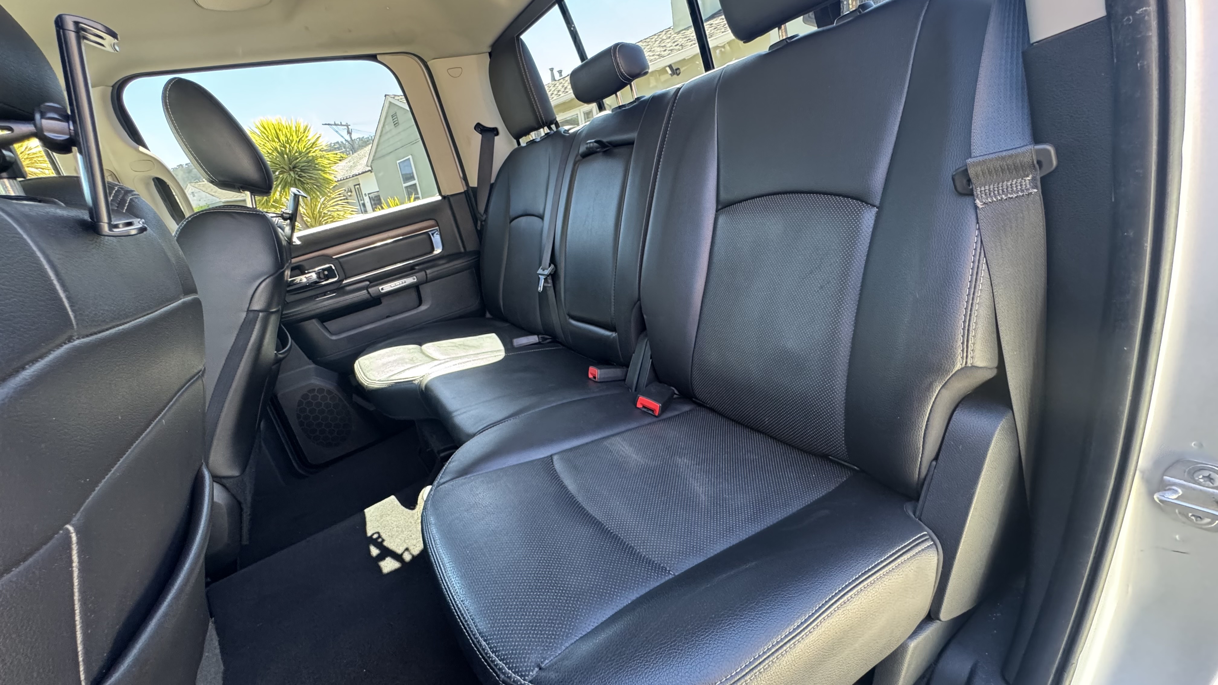 Used 2016 RAM 1500 Laramie AWD/4WD image 10