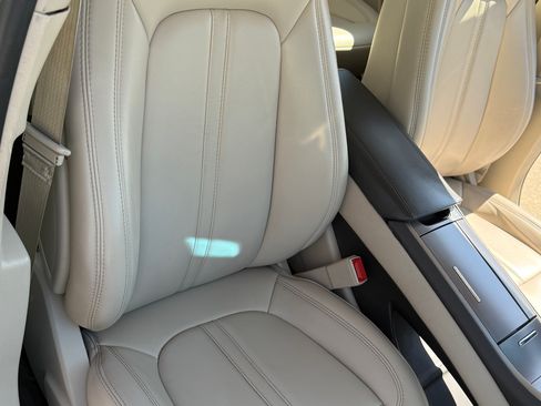 Used 2020 Lincoln MKZ w/ Convenience Package image 8