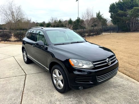 Used 2012 Volkswagen Touareg VR6 image 1
