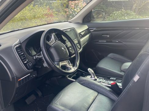 Used 2018 Mitsubishi Outlander SEL image 9