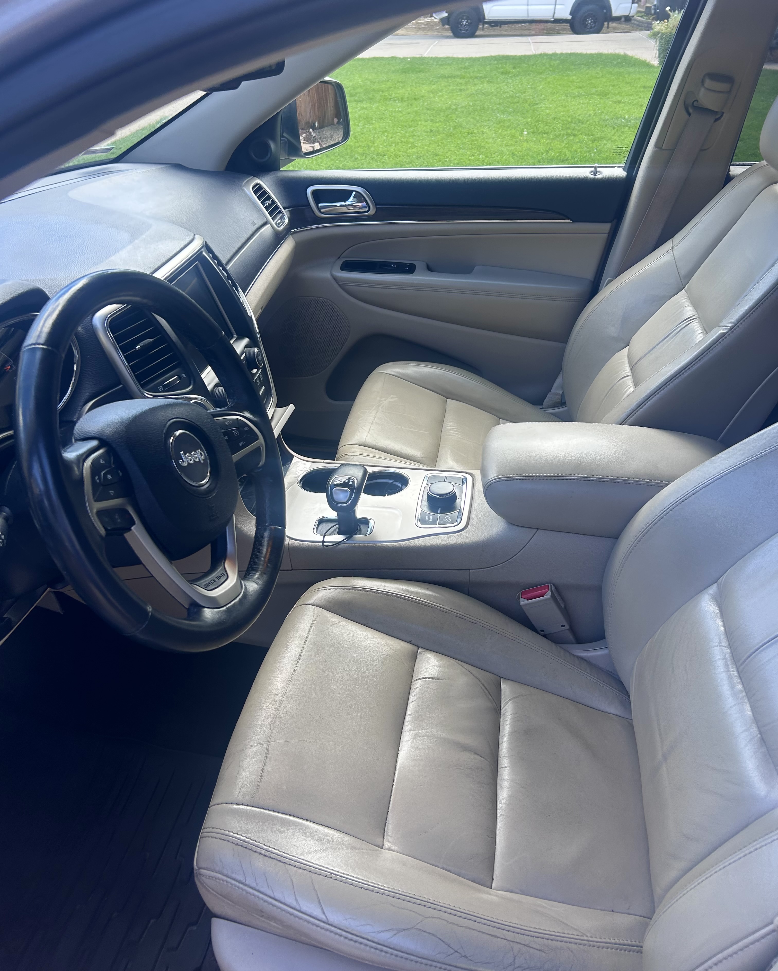 Used 2015 Jeep Grand Cherokee Limited AWD/4WD image 4