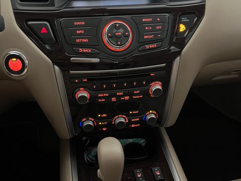 Used 2015 Nissan Pathfinder SL FWD image 6